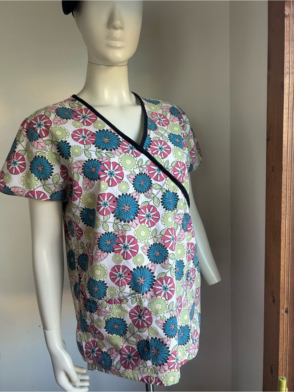 absolute S Floral Print Women's Wrap-Style Scrub Top - Pink & Blue